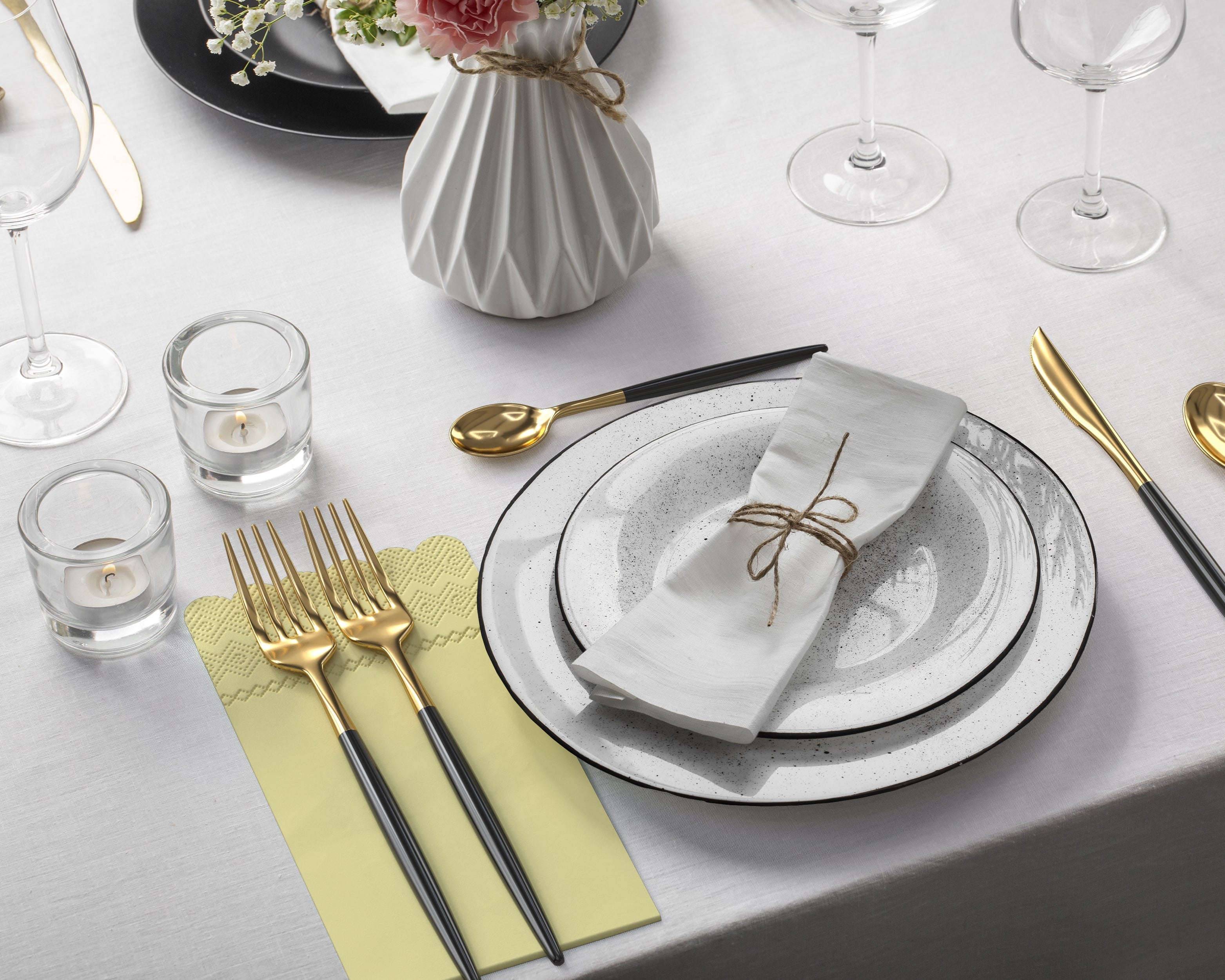 3 Ply Buttercup Yellow Scalloped Dinner Napkins | 800 Count
